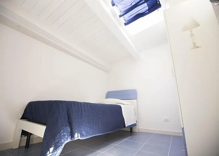 Sciabika Edificio Flowers 公寓 卡斯泰拉马莱